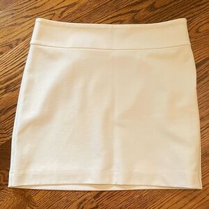 Banana Republic White Mini Skirt, Size 6